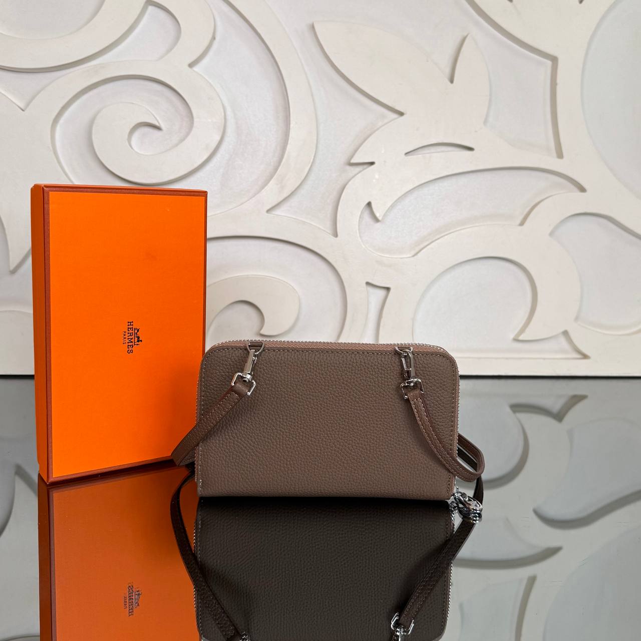 Hermes H Passant Phone Wallet with Strap görsel 2