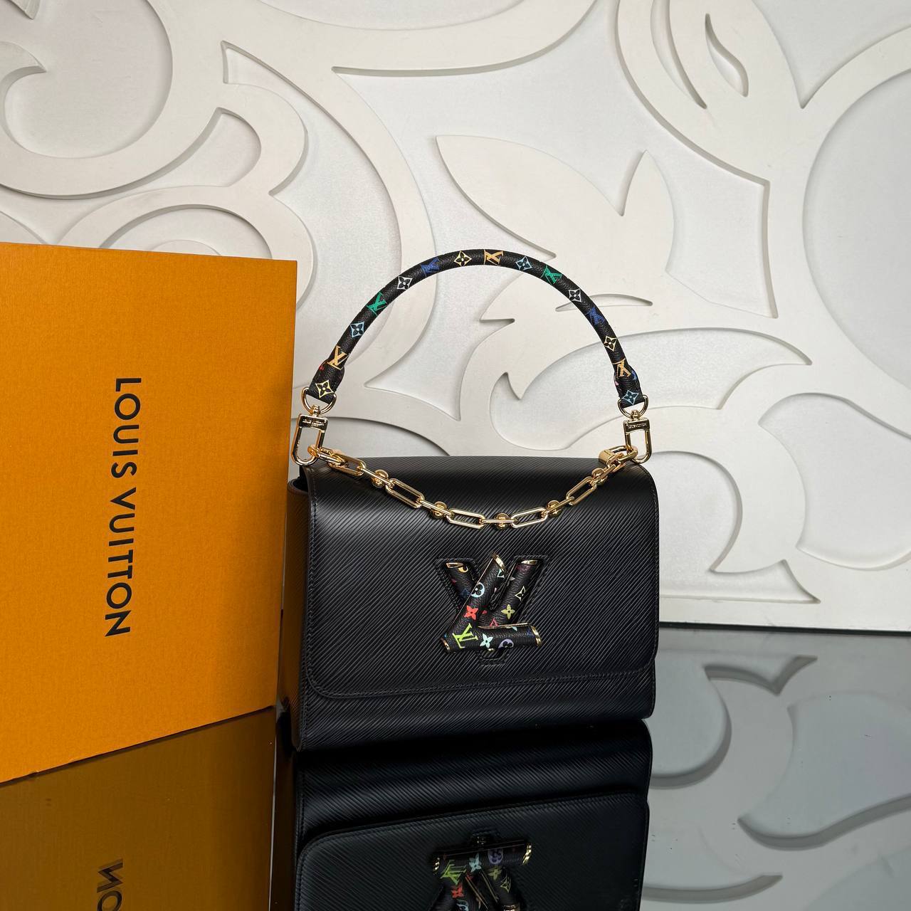 Louis Vuitton LV x TM Twist MM Slim görsel 2