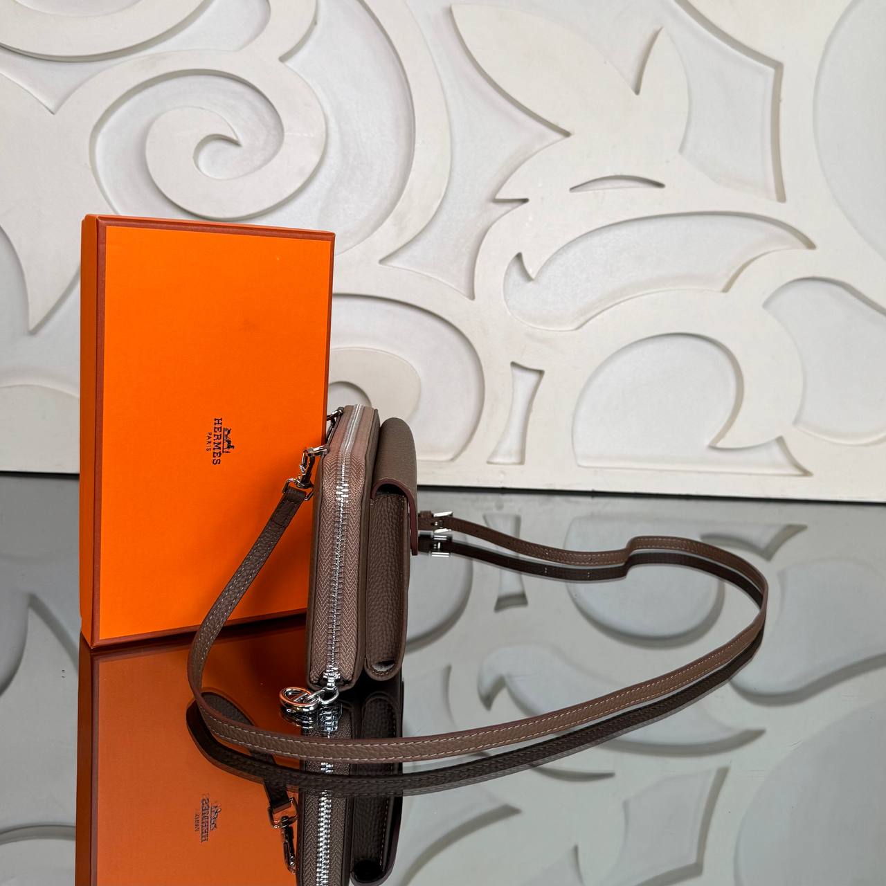 Hermes H Passant Phone Wallet with Strap görsel 3
