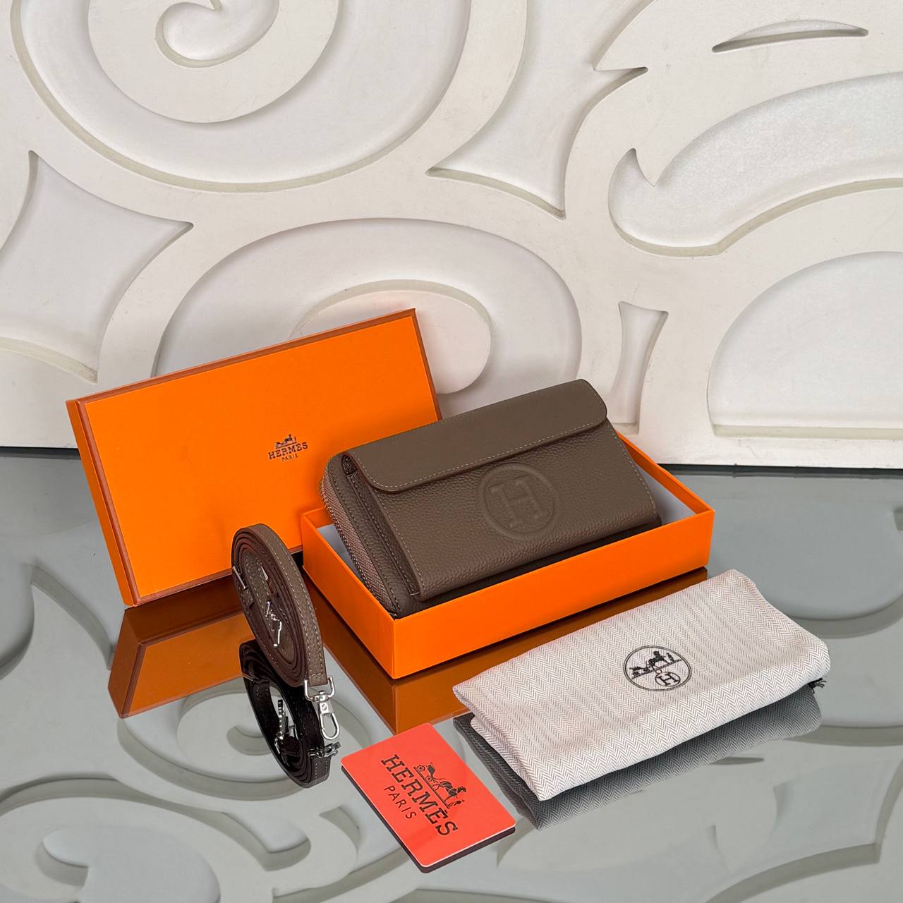 Hermes H Passant Phone Wallet with Strap görsel 6
