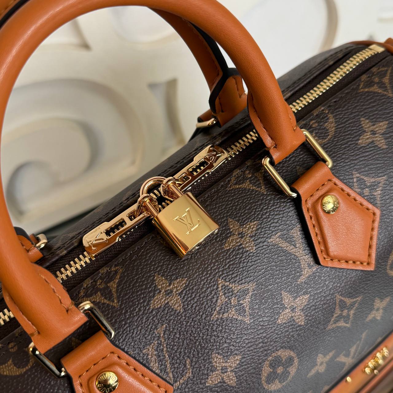 Louis Vuitton Speedy 30 Out of the Trunk Edition görsel 7
