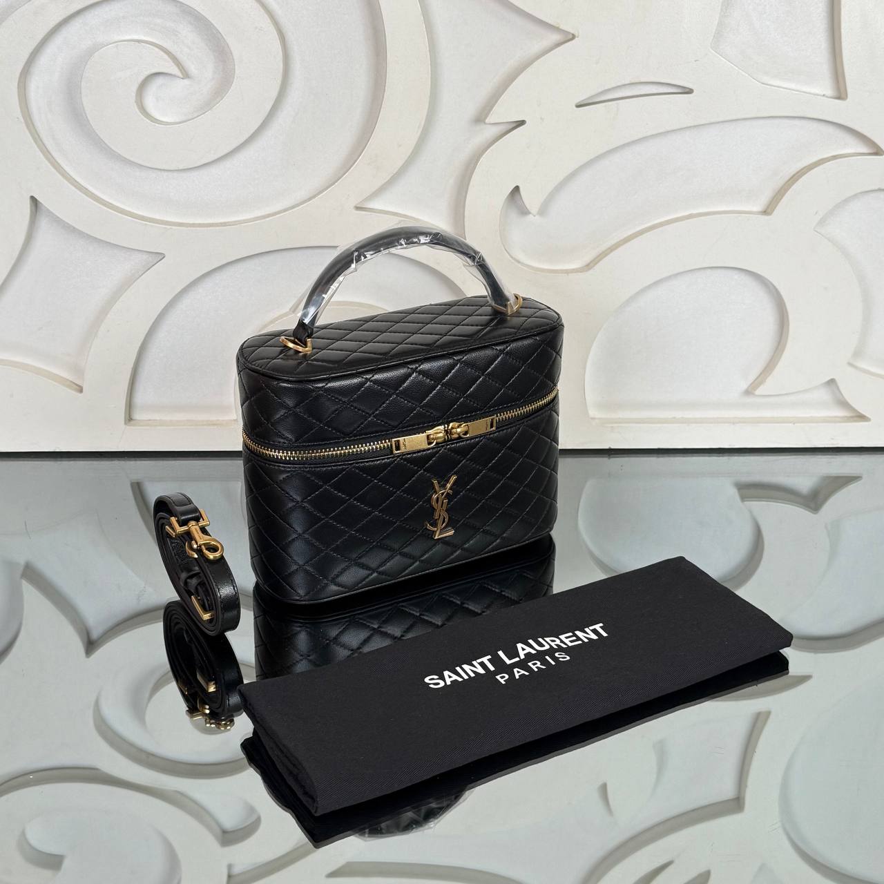 Saint Laurent Gaby Vanity Medium Bag in Lambskin görsel 8
